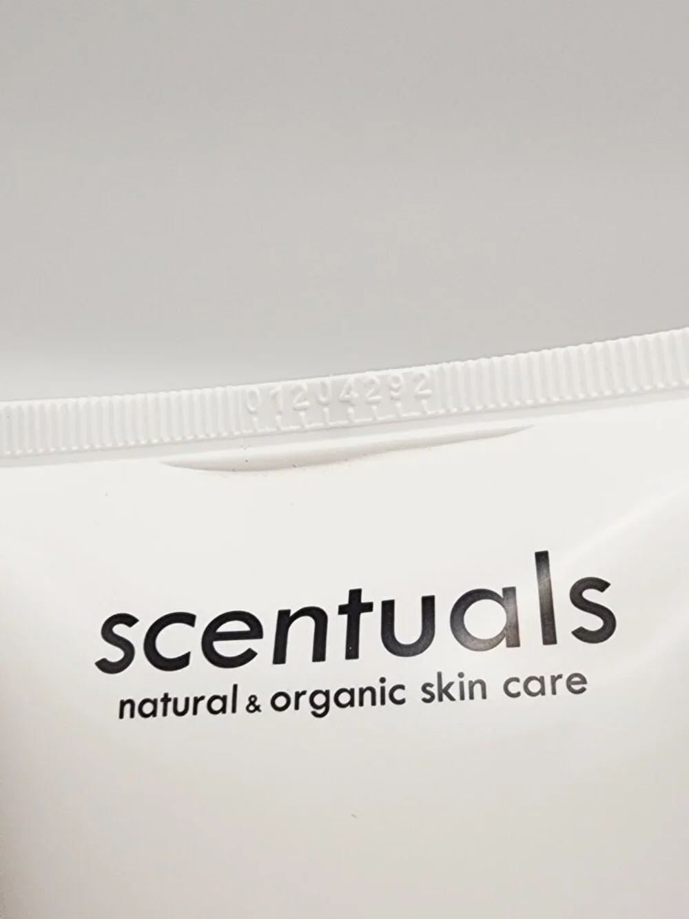 Scentuals Brightening Body Scrub Vitamin C Hyaluronic Acid 6.76oz New Sealed